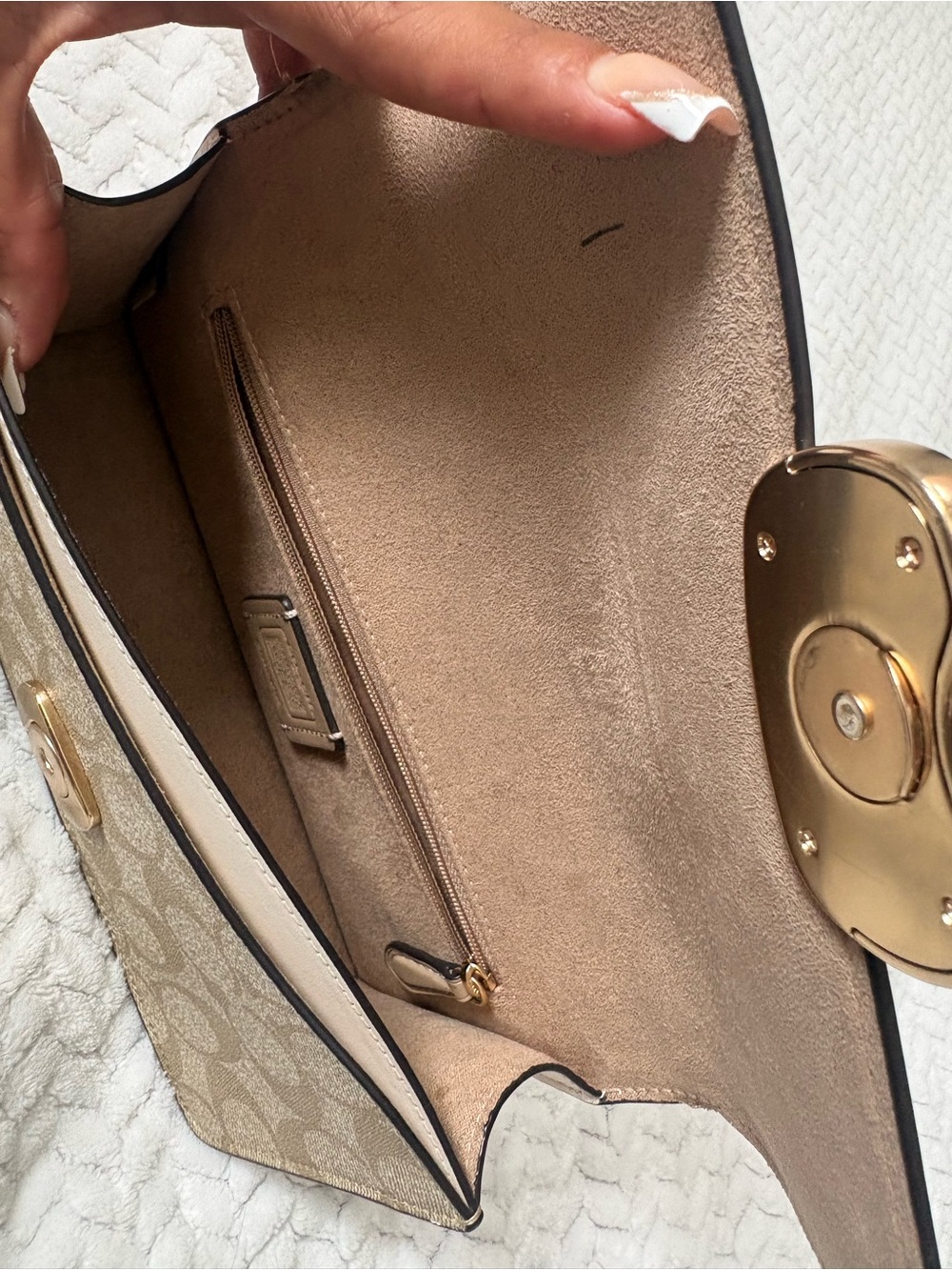Coach Cream Signature Canvas and Leather Crossbody with Gold Chain - Picture 4 of 6